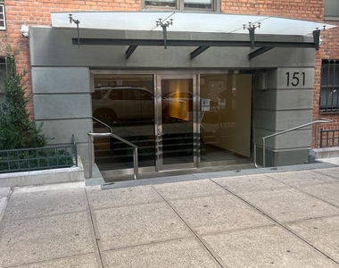 West 16th Street - Photo Thumbnail 13