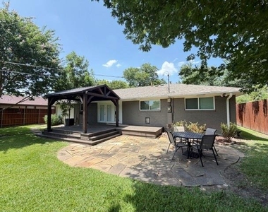 3158 Newcastle Drive - Photo Thumbnail 15