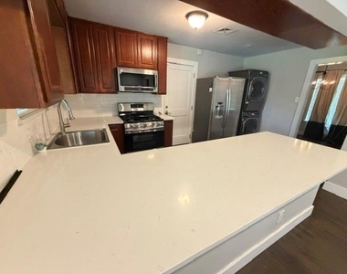 3158 Newcastle Drive - Photo Thumbnail 3