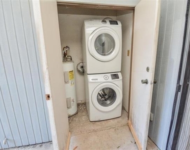 8100 Cambridge Street - Photo Thumbnail 14