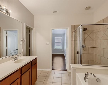 1270 Lasso Drive - Photo Thumbnail 10