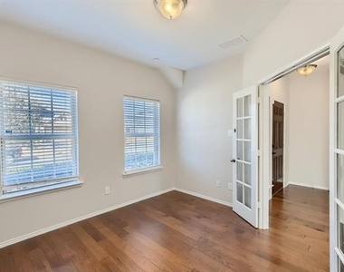 1270 Lasso Drive - Photo Thumbnail 6