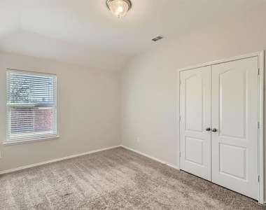 1270 Lasso Drive - Photo Thumbnail 14