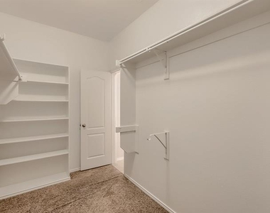 1270 Lasso Drive - Photo Thumbnail 12