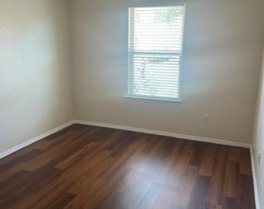 5716 Sapphire Pool Trail - Photo Thumbnail 12