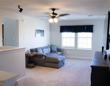 642 Sandiford Court - Photo Thumbnail 4