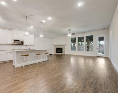 3319 Sequoia Lane - Photo Thumbnail 6