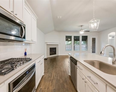 3319 Sequoia Lane - Photo Thumbnail 12