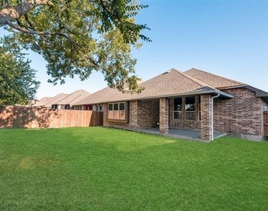 3319 Sequoia Lane - Photo Thumbnail 25