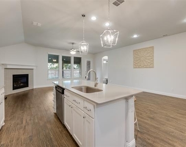 3319 Sequoia Lane - Photo Thumbnail 13