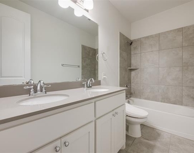 3319 Sequoia Lane - Photo Thumbnail 16