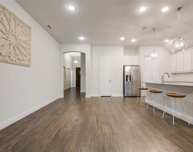 3319 Sequoia Lane - Photo Thumbnail 8