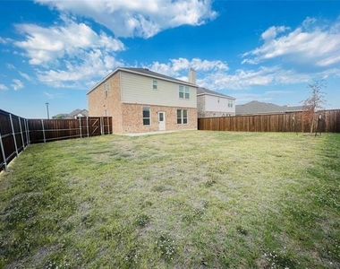 911 Cormorant Street - Photo Thumbnail 14
