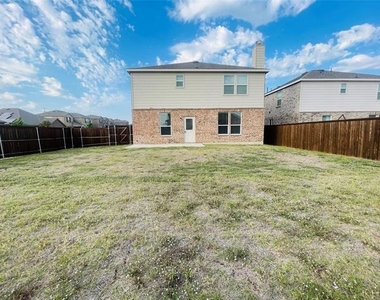 911 Cormorant Street - Photo Thumbnail 13