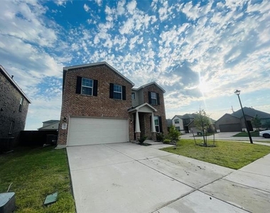 911 Cormorant Street - Photo Thumbnail 1