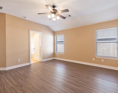 1617 Nighthawk Drive - Photo Thumbnail 10