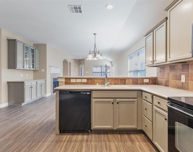 1617 Nighthawk Drive - Photo Thumbnail 5