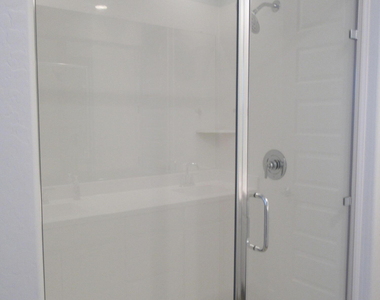 8911 W Bethany Heights Drive - Photo Thumbnail 16