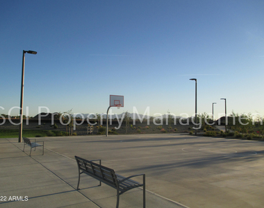 8911 W Bethany Heights Drive - Photo Thumbnail 23