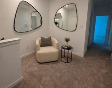 2402 Glacier Way - Photo Thumbnail 4