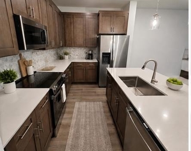 2402 Glacier Way - Photo Thumbnail 2