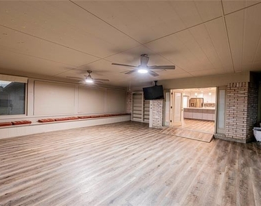 2201 Bradford Drive - Photo Thumbnail 16