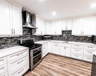 2201 Bradford Drive - Photo Thumbnail 2