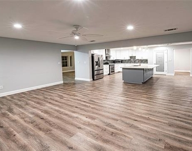 2201 Bradford Drive - Photo Thumbnail 10