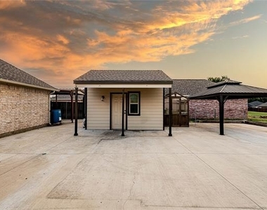 2201 Bradford Drive - Photo Thumbnail 23
