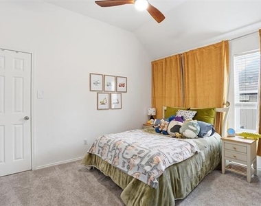 5605 Southern Hills Drive - Photo Thumbnail 16