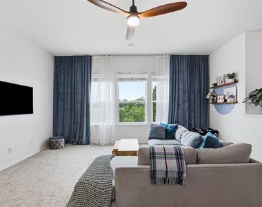 5605 Southern Hills Drive - Photo Thumbnail 7