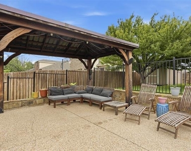 5605 Southern Hills Drive - Photo Thumbnail 24