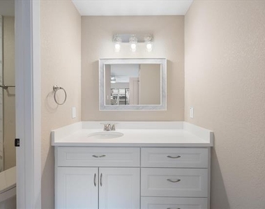 1041 Signal Ridge Place - Photo Thumbnail 15