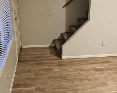6148 E Greenway Street - Photo Thumbnail 2