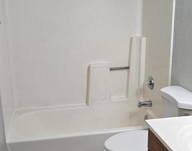6148 E Greenway Street - Photo Thumbnail 9