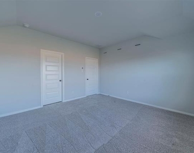 516 Ridgewood Drive - Photo Thumbnail 10