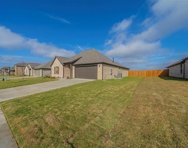 516 Ridgewood Drive - Photo Thumbnail 20