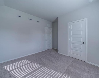 516 Ridgewood Drive - Photo Thumbnail 14