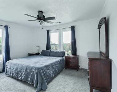 1200 W Walker Street - Photo Thumbnail 24