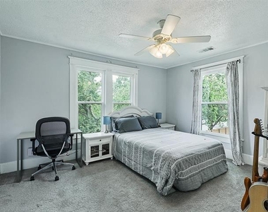 1200 W Walker Street - Photo Thumbnail 29