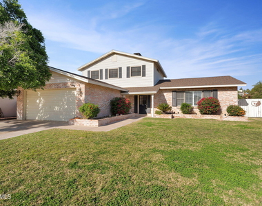2542 W Nopal Avenue - Photo Thumbnail 1