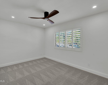 2542 W Nopal Avenue - Photo Thumbnail 35