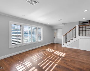 2542 W Nopal Avenue - Photo Thumbnail 6