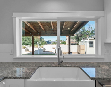 2542 W Nopal Avenue - Photo Thumbnail 21