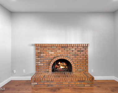 2542 W Nopal Avenue - Photo Thumbnail 14