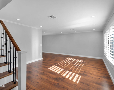 2542 W Nopal Avenue - Photo Thumbnail 9