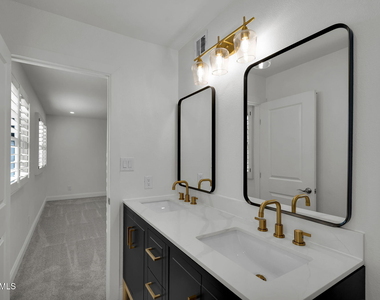 2542 W Nopal Avenue - Photo Thumbnail 29