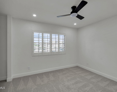 2542 W Nopal Avenue - Photo Thumbnail 33