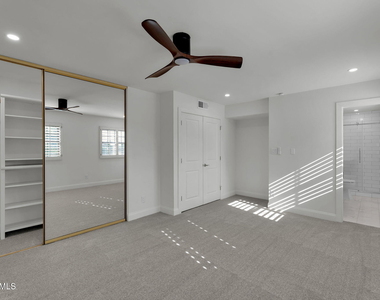 2542 W Nopal Avenue - Photo Thumbnail 23
