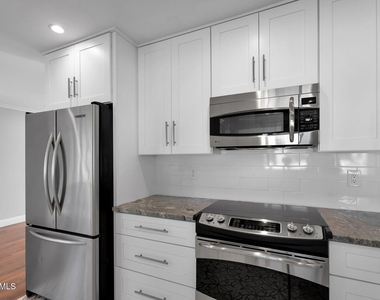 2542 W Nopal Avenue - Photo Thumbnail 22